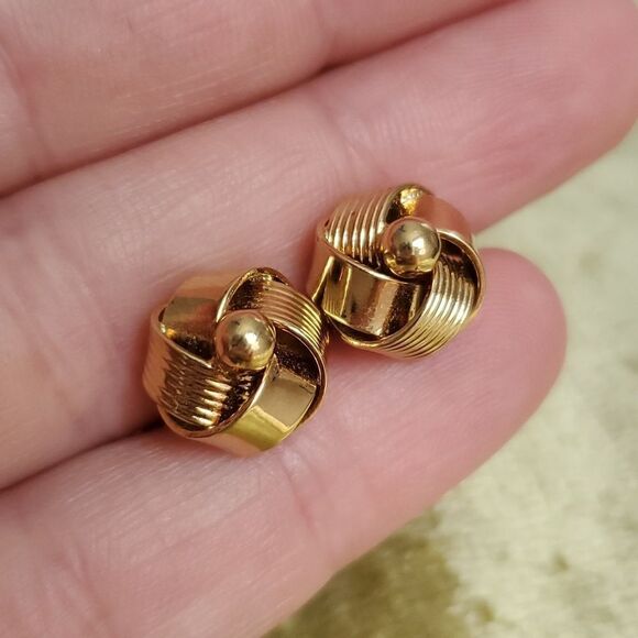 Pierre Cardin | Gold Tone Knot Cufflinks - Picture 5 of 9